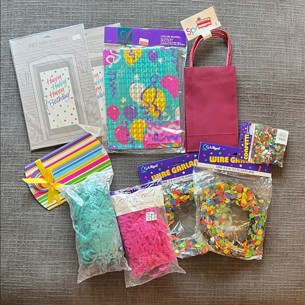 Party Essentials Gift Bag & Confetti Pack - Pink